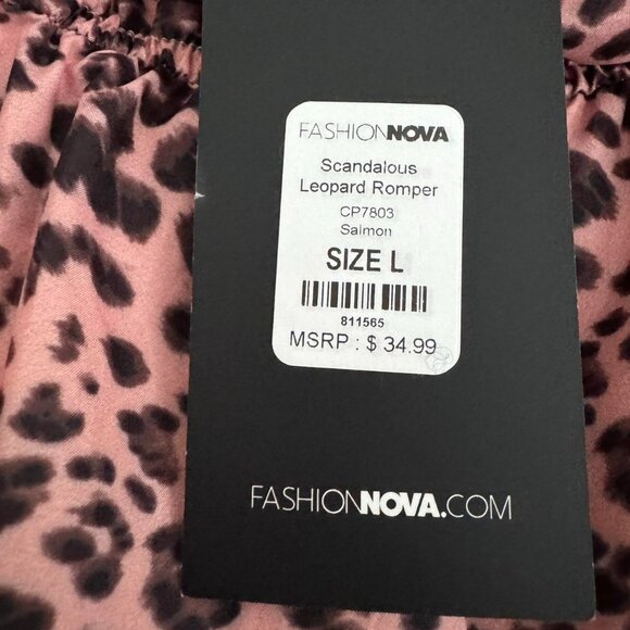 Fashion Nova Nwt Front Wrap animal print light weight Romper - Picture 3 of 6